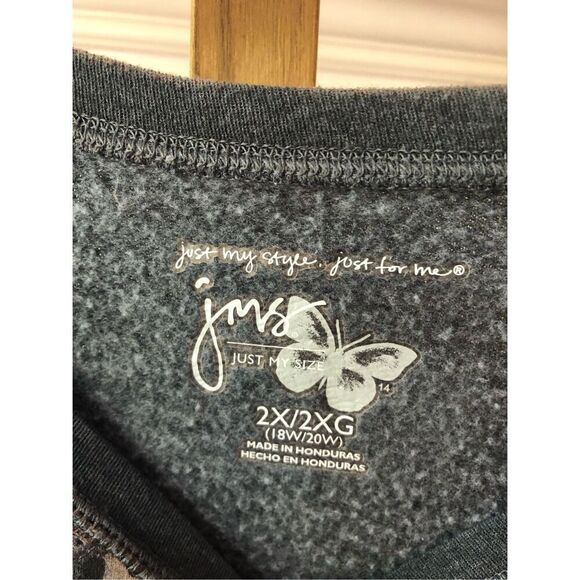 Just My Size Women’s Gray Leopard Print Design  Long Sleeve Crew Neck - Picture 4 of 4